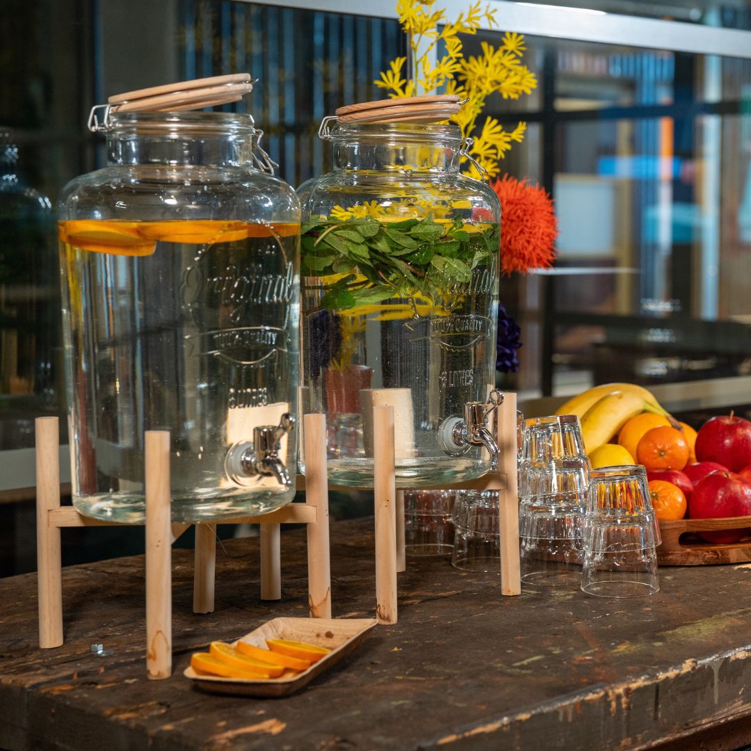 Vergaderarrangement met water fruit en lekkers bij RNGRZ Alkmaar